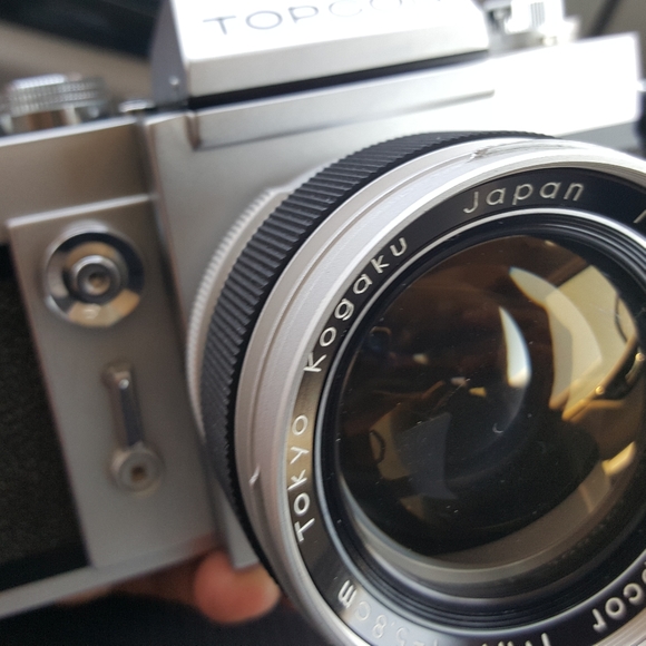 Topcon RE Super Camera & Tokyo Kogaku RE Auto - Topcor 5.8cm F1.4 Lens - Picture 2 of 16